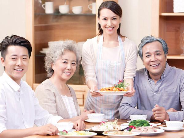 Dịp Tết cả gia đình cần ăn uống thật khoa học Dịp Tết cả gia đình cần ăn uống thật khoa học